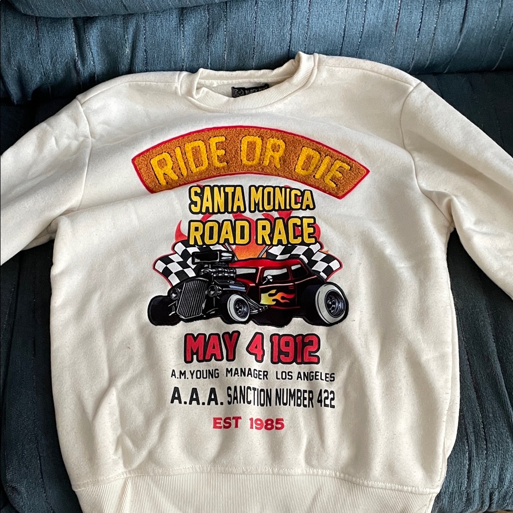 Men’s medium Cream Graphic Sweatshirt